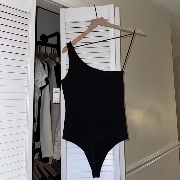 Abercrombie One Shoulder Tank Bodysuit in Black - Picture 3 of 6
